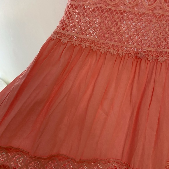 Dress with eyelit detail - Picture 6 of 7